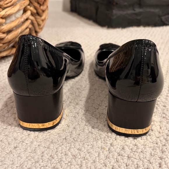 Tory Burch Black Patent Leather Heels with Gold Accent - Picture 4 of 5